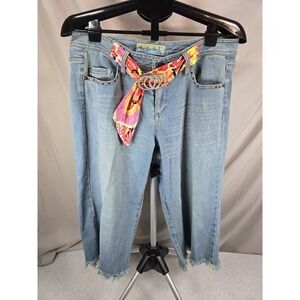 pair of Too-She-She mid-rise wide-leg cropped denim jeans. This distinctive...